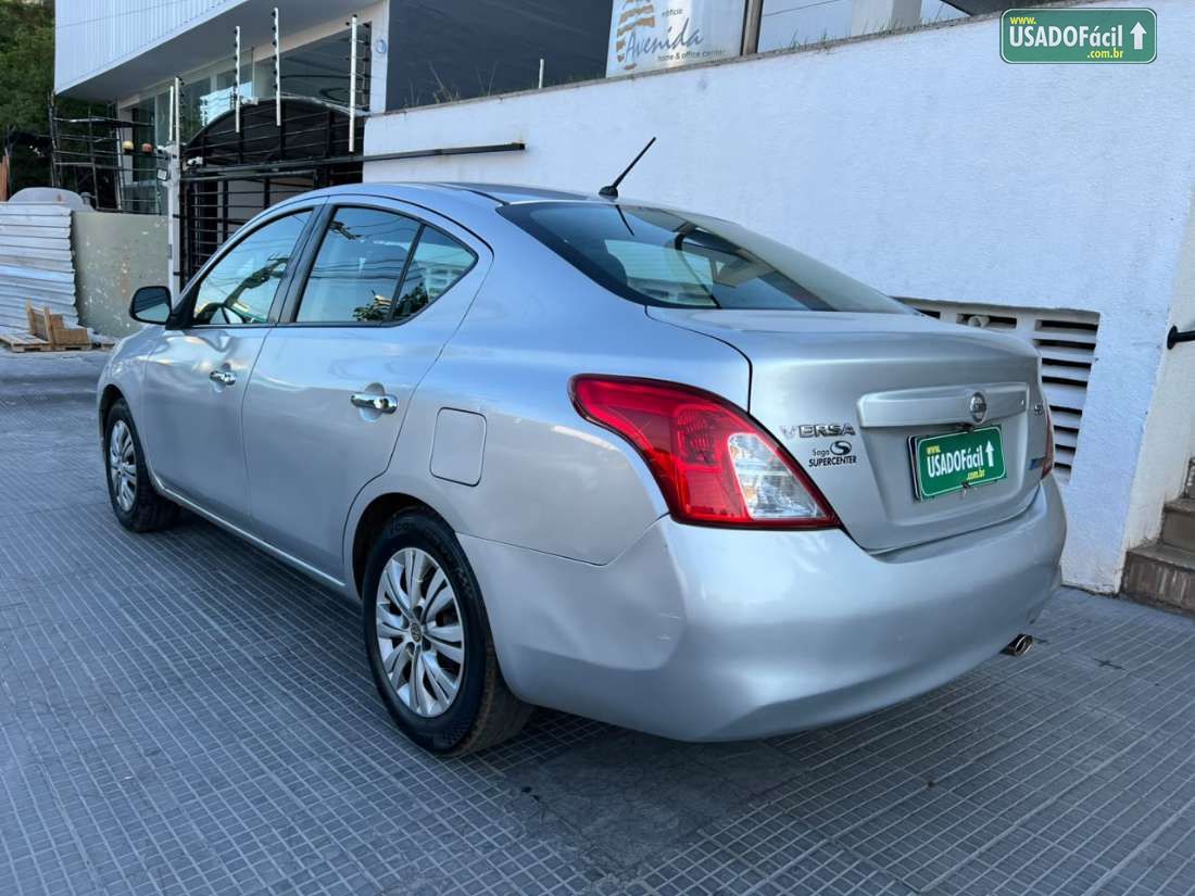 NISSAN Versa SV 1.6 Mecânico Flex 2012/2013 — foto 4 de 9