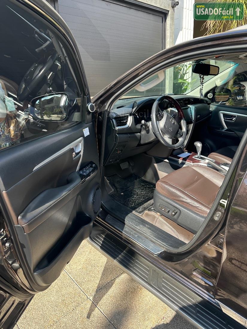 TOYOTA Hilux SW4 SRX 2.8 4x4 TDI Automático Diesel 2019/2020 — foto 7 de 8