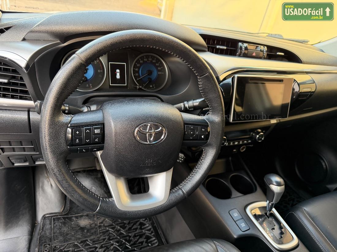 TOYOTA Hilux SRX CD 2.8 4x4 TDI Automático Diesel 2016/2017 — foto 10 de 13