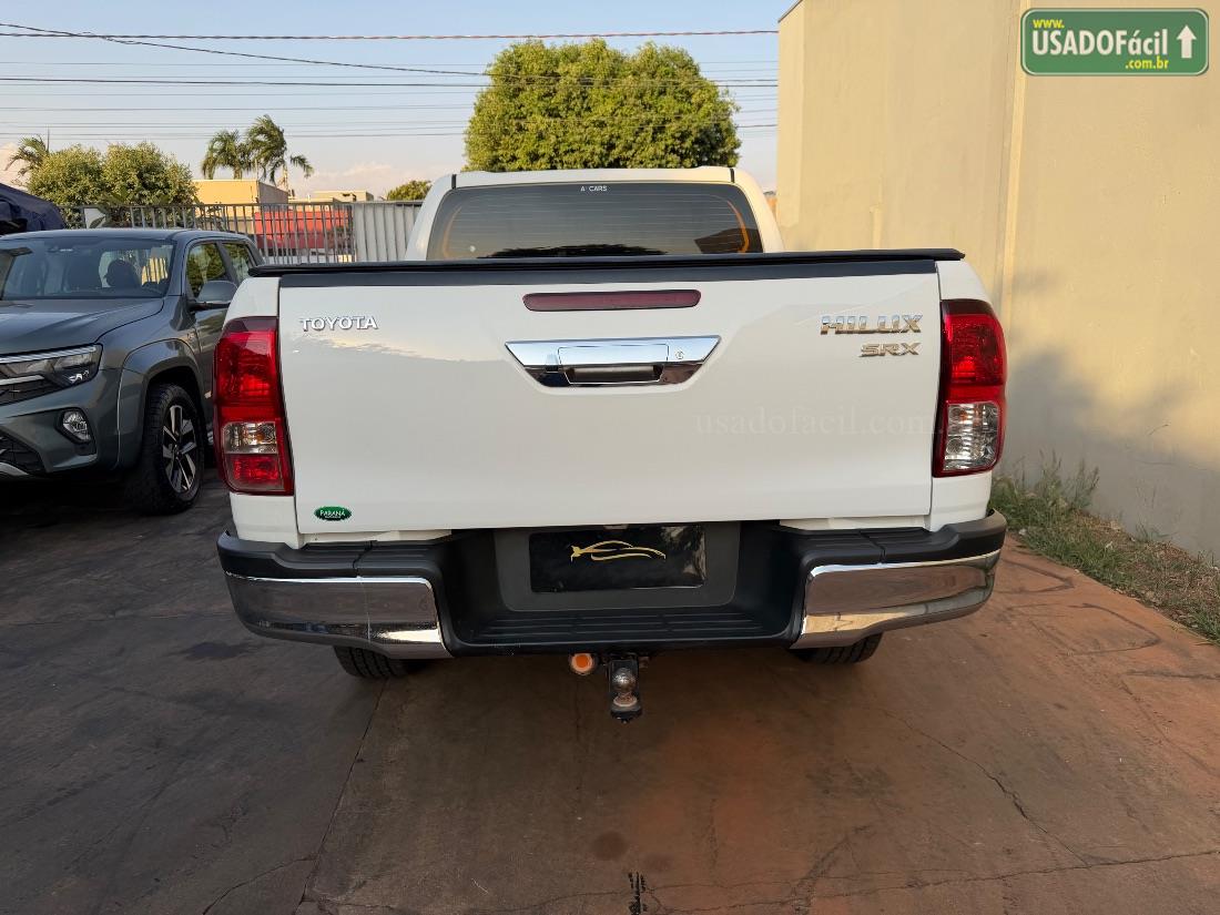 TOYOTA Hilux SRX CD 2.8 4x4 TDI Automático Diesel 2016/2017 — foto 6 de 13