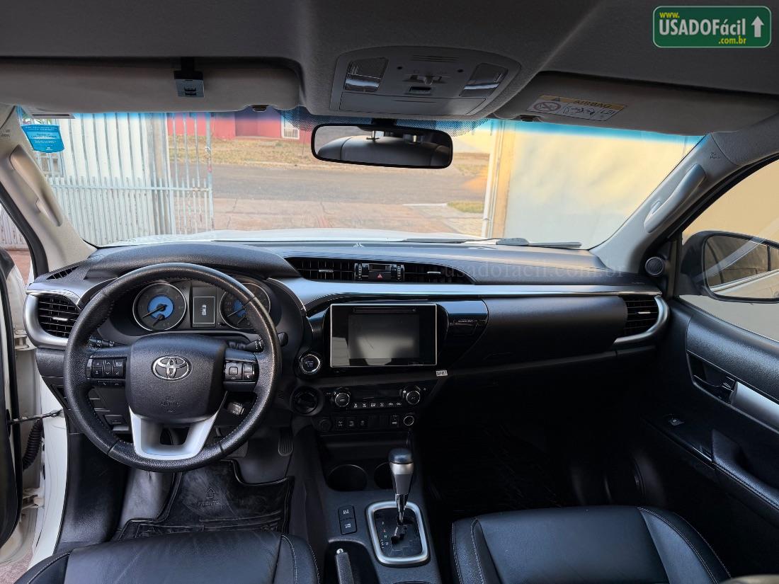 TOYOTA Hilux SRX CD 2.8 4x4 TDI Automático Diesel 2016/2017 — foto 9 de 13
