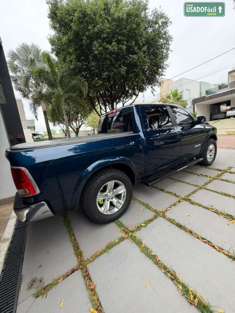 RAM Ram Classic Laramie CD 5.7 V8 4X4 Automático 2023/2023 — foto 4 de 8