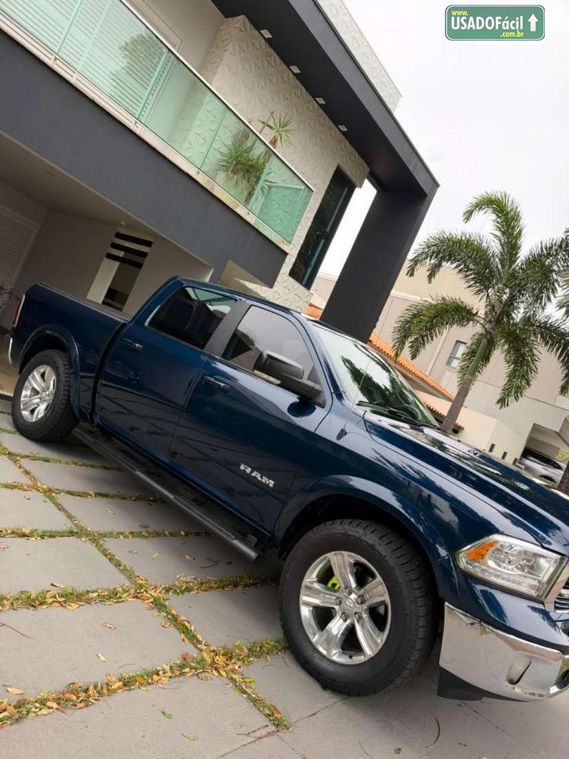 RAM Ram Classic Laramie CD 5.7 V8 4X4 Automático 2023/2023 — foto 3 de 8