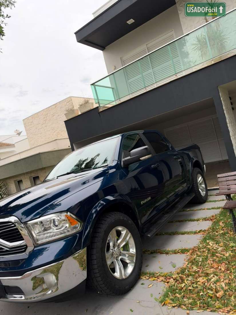 RAM Ram Classic Laramie CD 5.7 V8 4X4 Automático 2023/2023 — foto 2 de 8