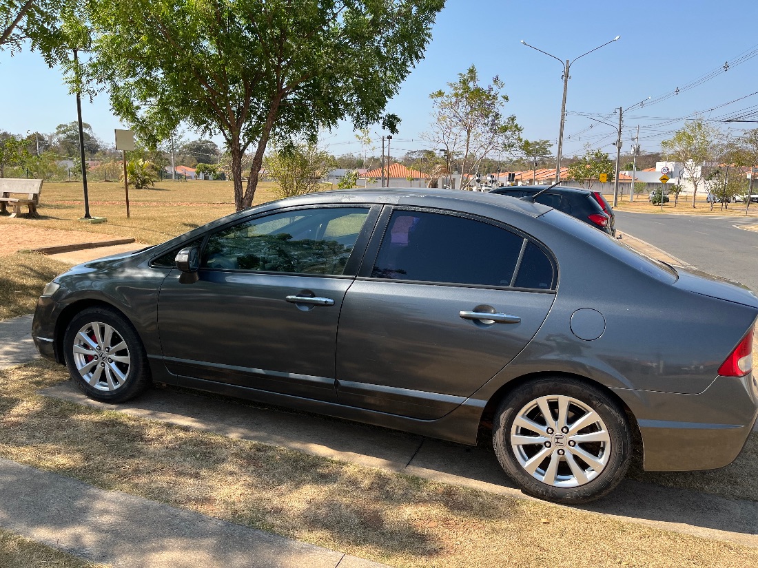 Honda Civic Sedan EXS 1.8 Automático Flex 2006/2007 — foto 2 de 15