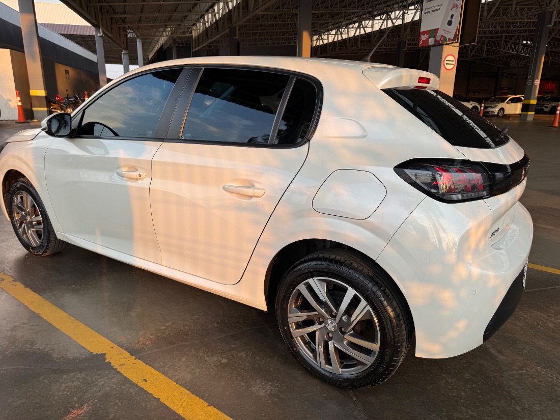 Peugeot Peugeot 208 Allure 1.6 Automático Flex 2022/2023 — foto 4 de 8