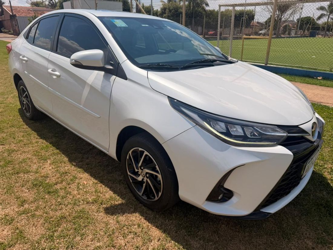 Toyota Yaris Sedan XLS 1.5 Automático Flex 2022/2023 — foto 2 de 15