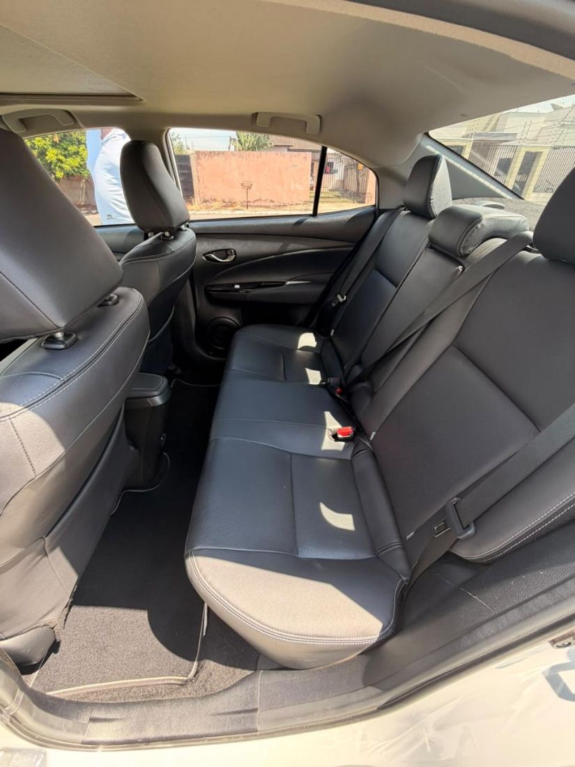 Toyota Yaris Sedan XLS 1.5 Automático Flex 2022/2023 — foto 9 de 15