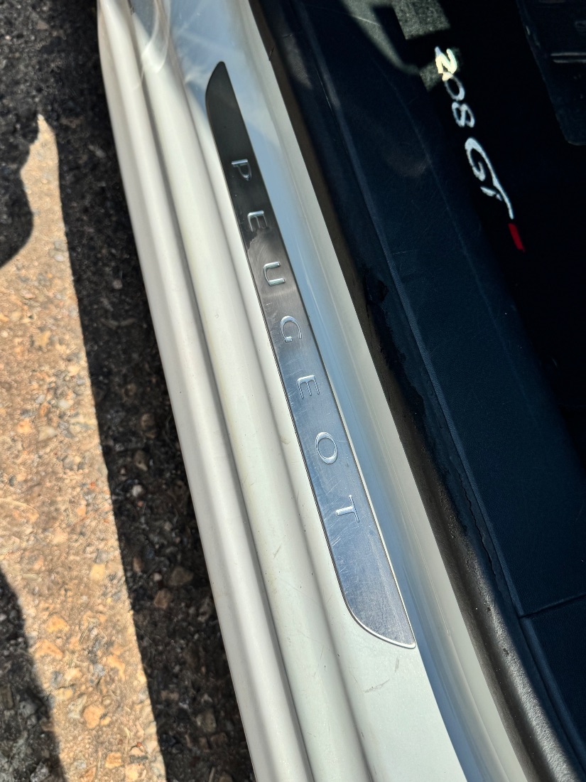 Peugeot Peugeot 208 GT 1.6 THP Mecânico Flex 2017/2018 — foto 14 de 15