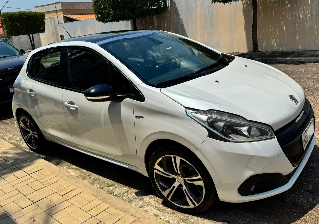 Peugeot Peugeot 208 GT 1.6 THP Mecânico Flex 2017/2018 — foto 3 de 15