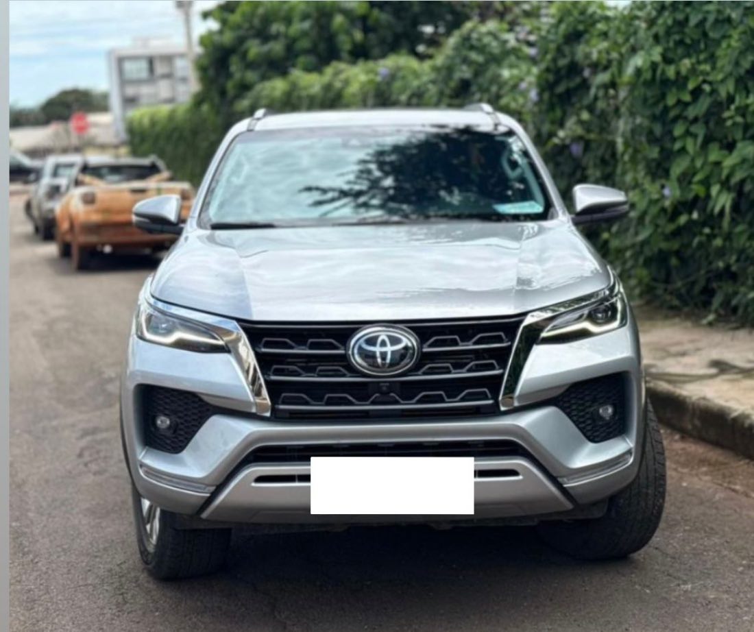 Toyota Hilux SW4 SRX 2.8 4x4 TDI Automático Diesel 2023/2024 — foto 2 de 6