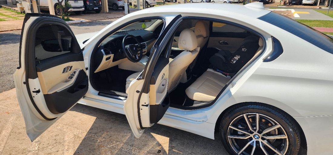 BMW BMW 320i Sport 2019/2020 — foto 4 de 13