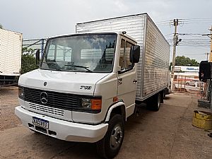 Mercedes 710 Plus 2p Diesel 2004/2004 em Cuiabá - MT