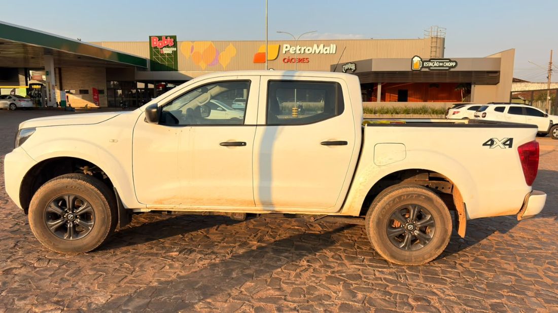 Nissan Frontier S CD 2.3 4x4 Turbo Mecânico Diesel 2022/2023 — foto 2 de 4