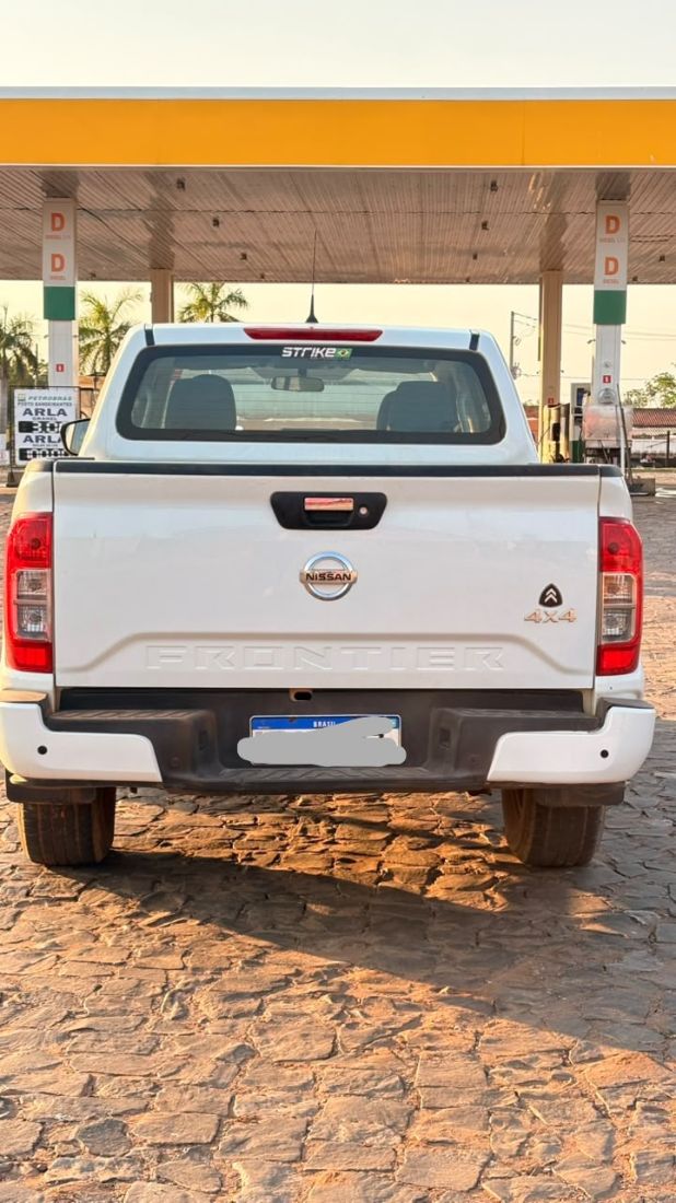 Nissan Frontier S CD 2.3 4x4 Turbo Mecânico Diesel 2022/2023 — foto 3 de 4