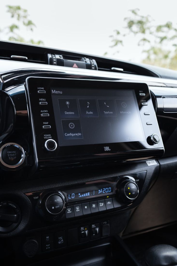 Toyota Hilux SRX CD 2.8 4x4 TDI Automático Diesel 2021/2022 — foto 11 de 15