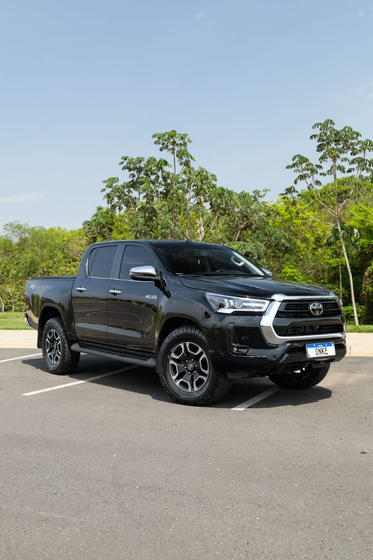 Toyota Hilux SRX CD 2.8 4x4 TDI Automático Diesel 2021/2022 — foto 2 de 15