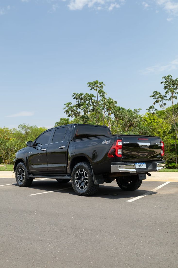 Toyota Hilux SRX CD 2.8 4x4 TDI Automático Diesel 2021/2022 — foto 3 de 15