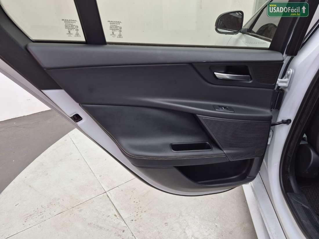 JAGUAR Jaguar XE 2.0 Turbocharged R-Sport Automático 2018/2019 — foto 26 de 33