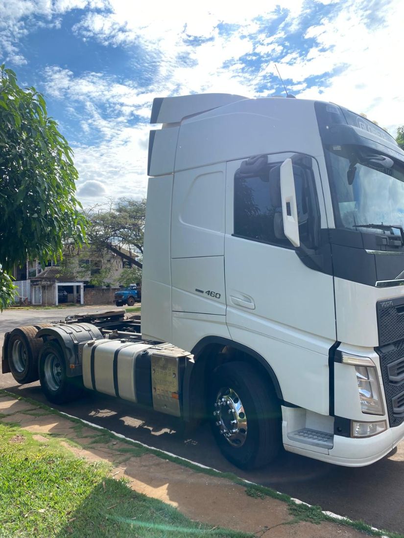 Volvo Volvo FH-460 Globetrotter 6X2 2P Diesel E5 2021/2021 — foto 2 de 3