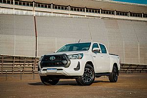 Hilux Cd 2.8 4x4 Mecânico Diesel 2023/2023 em Cuiabá - MT
