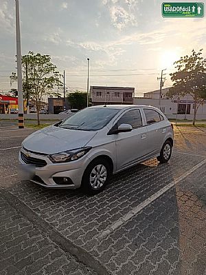 Onix Hatch Lt 1.0 Mecânico Flex 2017/2017 em Várzea Grande - MT