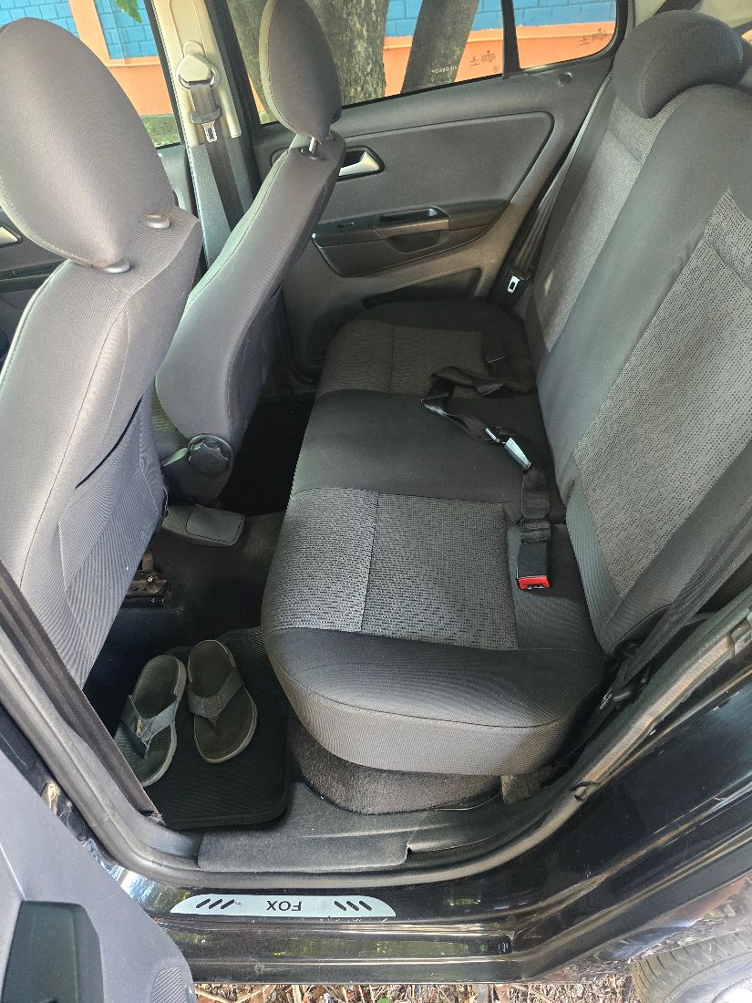 Volkswagen Fox 4P total flex 1.0 2014/2014 — foto 7 de 8