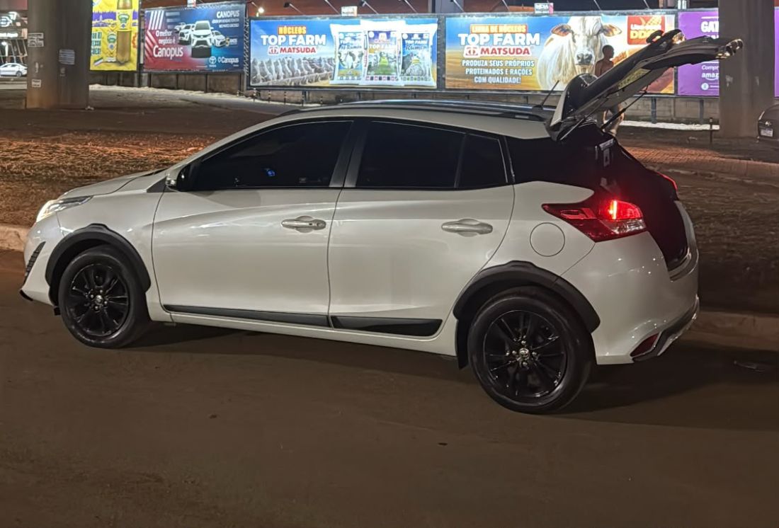 Toyota Yaris Hatch X-Way 1.5 Automático Flex 2019/2020 — foto 2 de 3