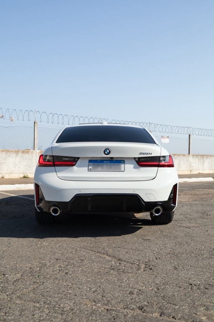 BMW BMW 320i Sport Turbo 2.0 2024/2025 — foto 6 de 15