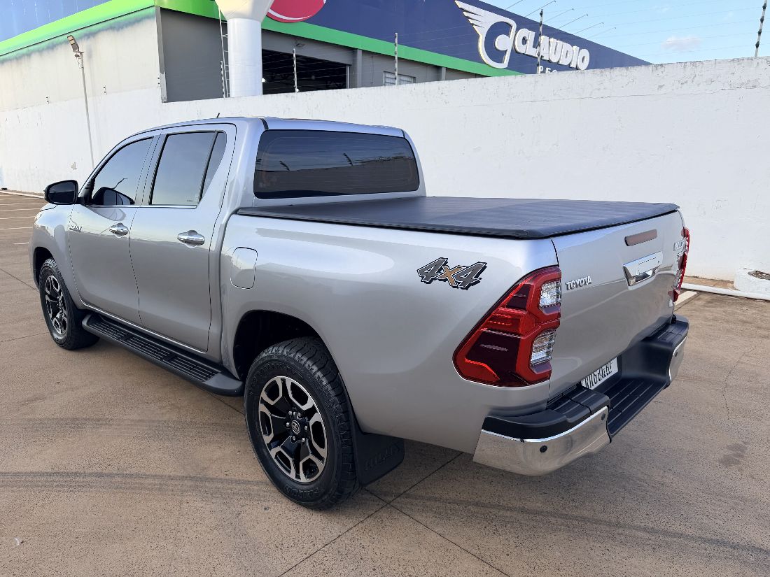 Toyota Hilux SRX CD 2.8 4x4 TDI Automático Diesel 2022/2022 — foto 2 de 12