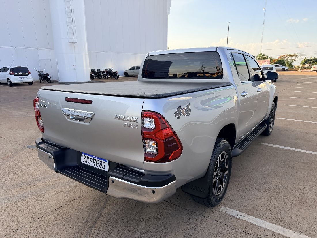 Toyota Hilux SRX CD 2.8 4x4 TDI Automático Diesel 2022/2022 — foto 3 de 12