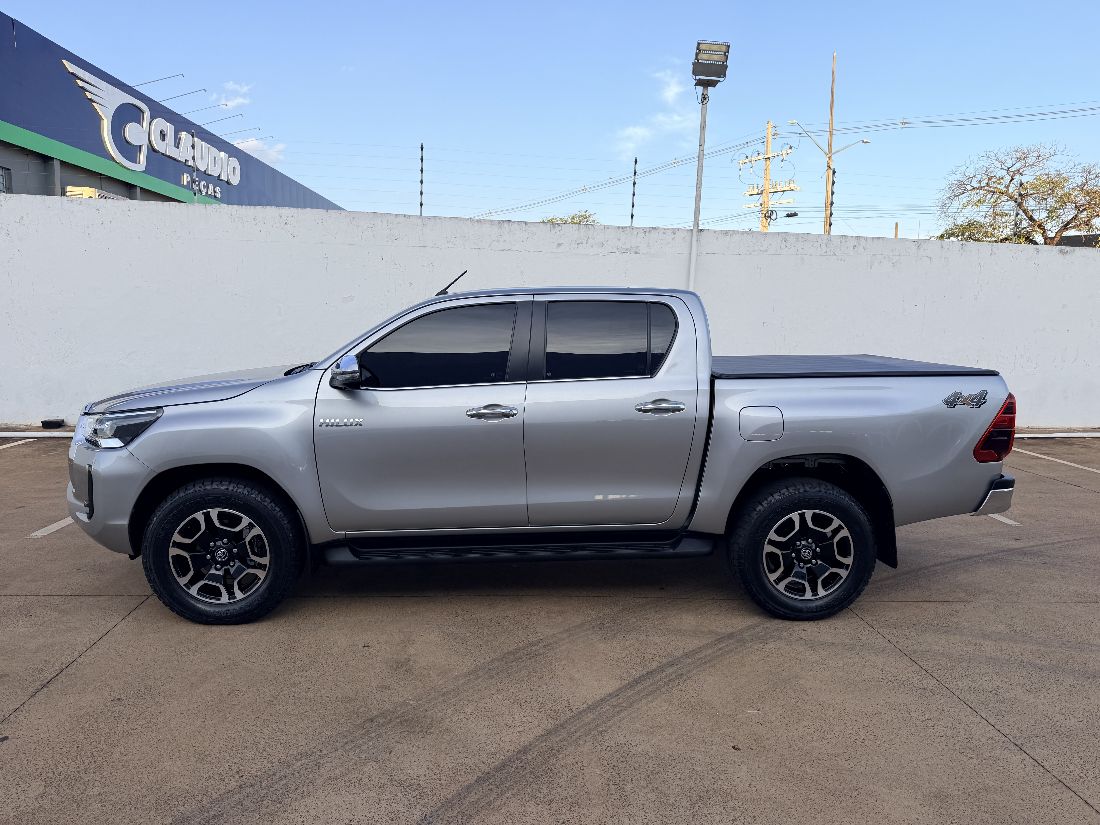 Toyota Hilux SRX CD 2.8 4x4 TDI Automático Diesel 2022/2022 — foto 7 de 12