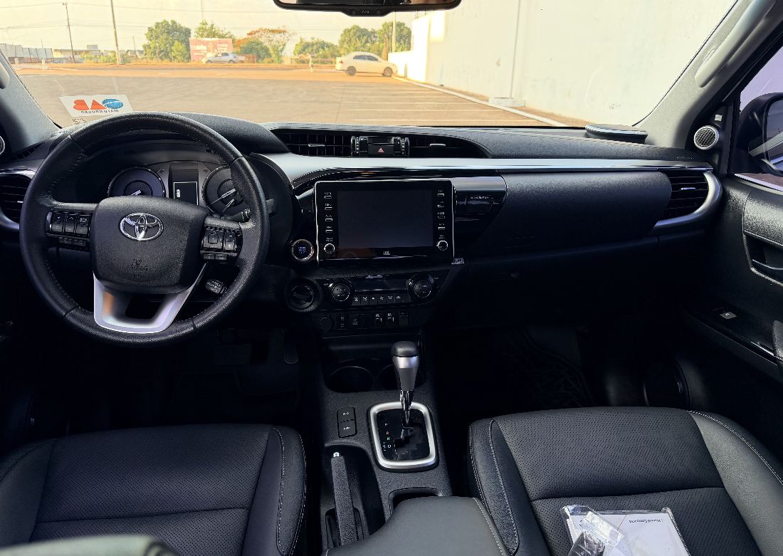 Toyota Hilux SRX CD 2.8 4x4 TDI Automático Diesel 2022/2022 — foto 9 de 12