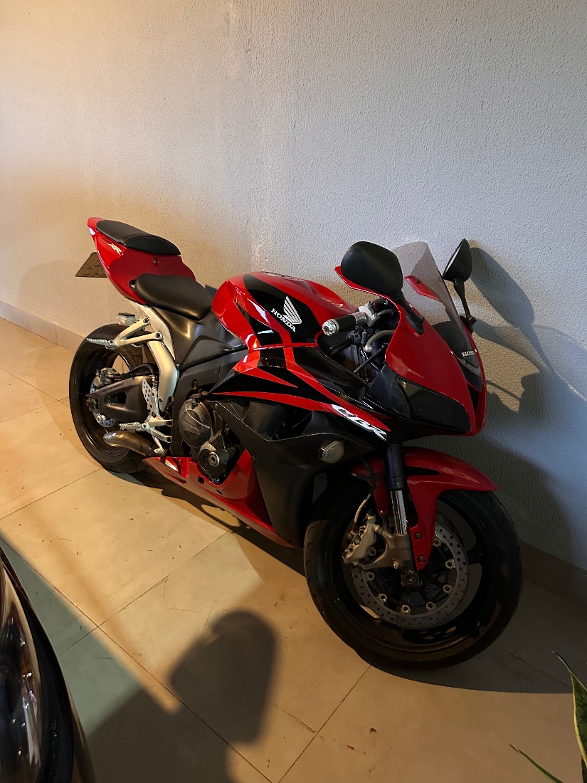 Honda CBR 600 RR 2008/2008 — foto 2 de 4