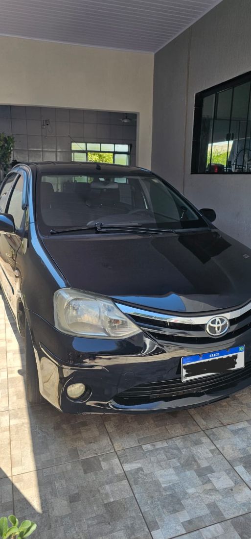 Toyota Etios Sedan XLS 1.5 Mecânico Flex 2013/2013 — foto 2 de 6