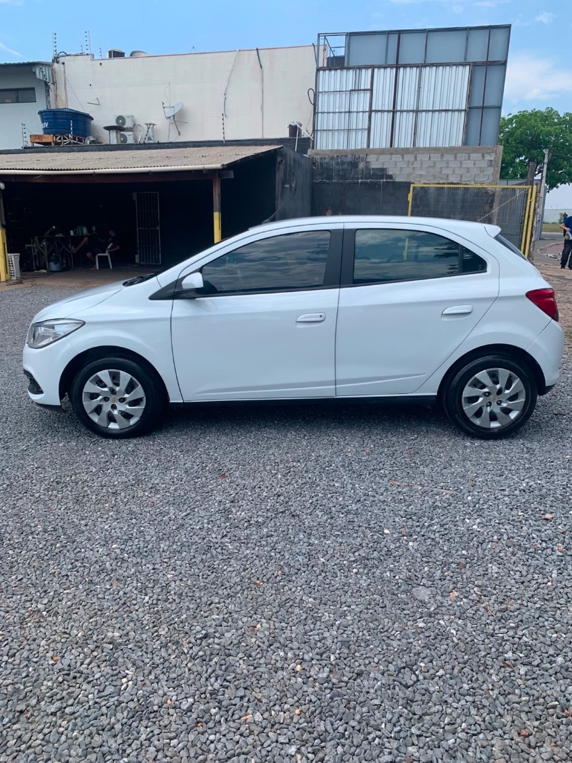 CHEVROLET/GM Onix Hatch LT 1.0 Mecânico Flex 2014/2014 — foto 4 de 6