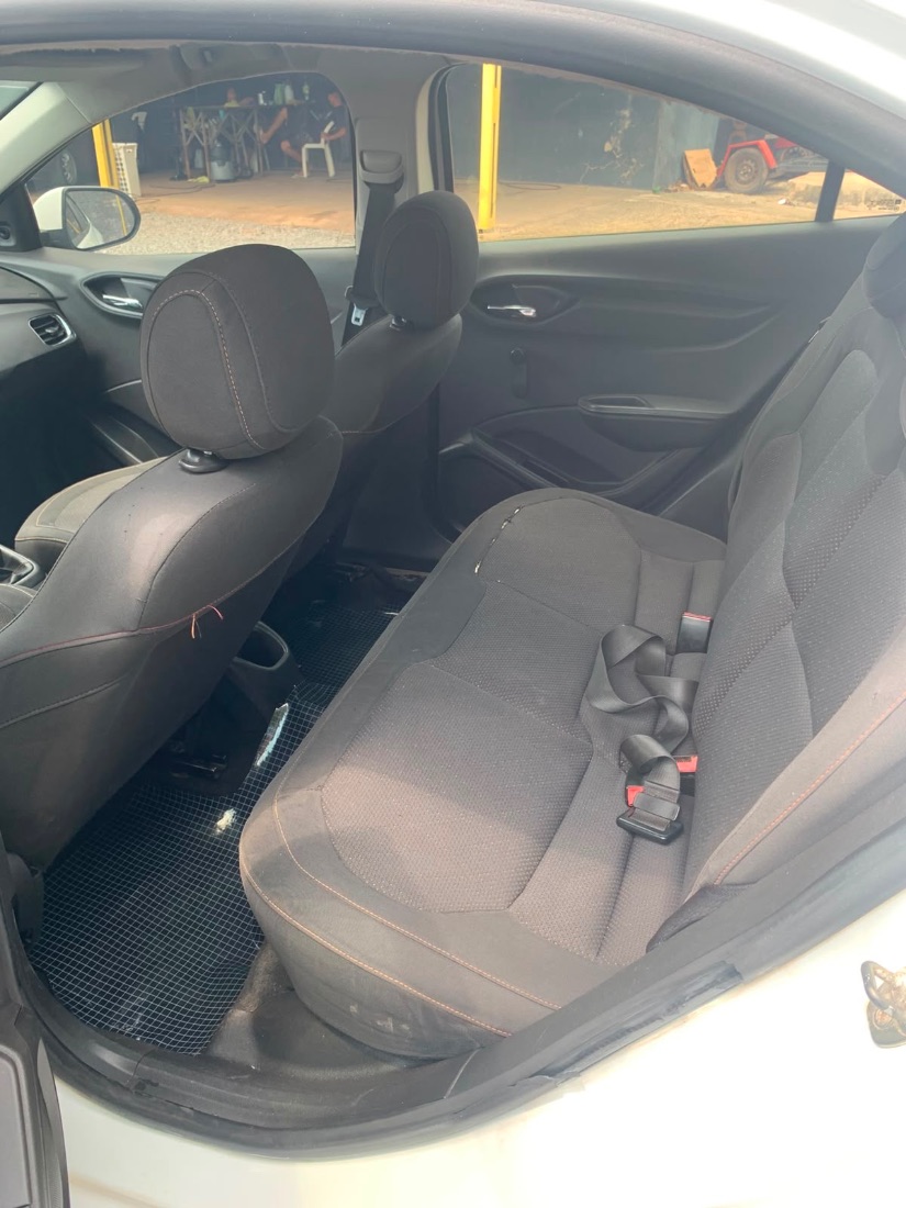 CHEVROLET/GM Onix Hatch LT 1.0 Mecânico Flex 2014/2014 — foto 5 de 6