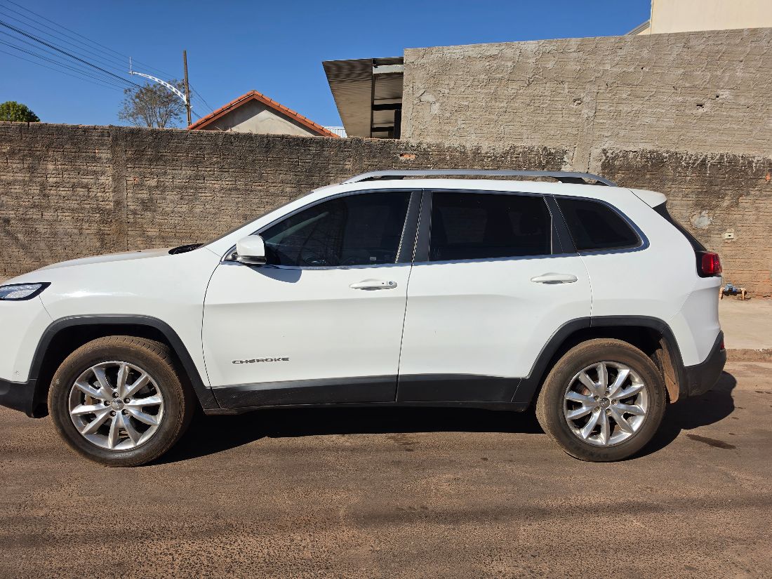 Jeep Cherokee Limited 3.2 4x4 V6 Automático 2015/2015 — foto 11 de 15