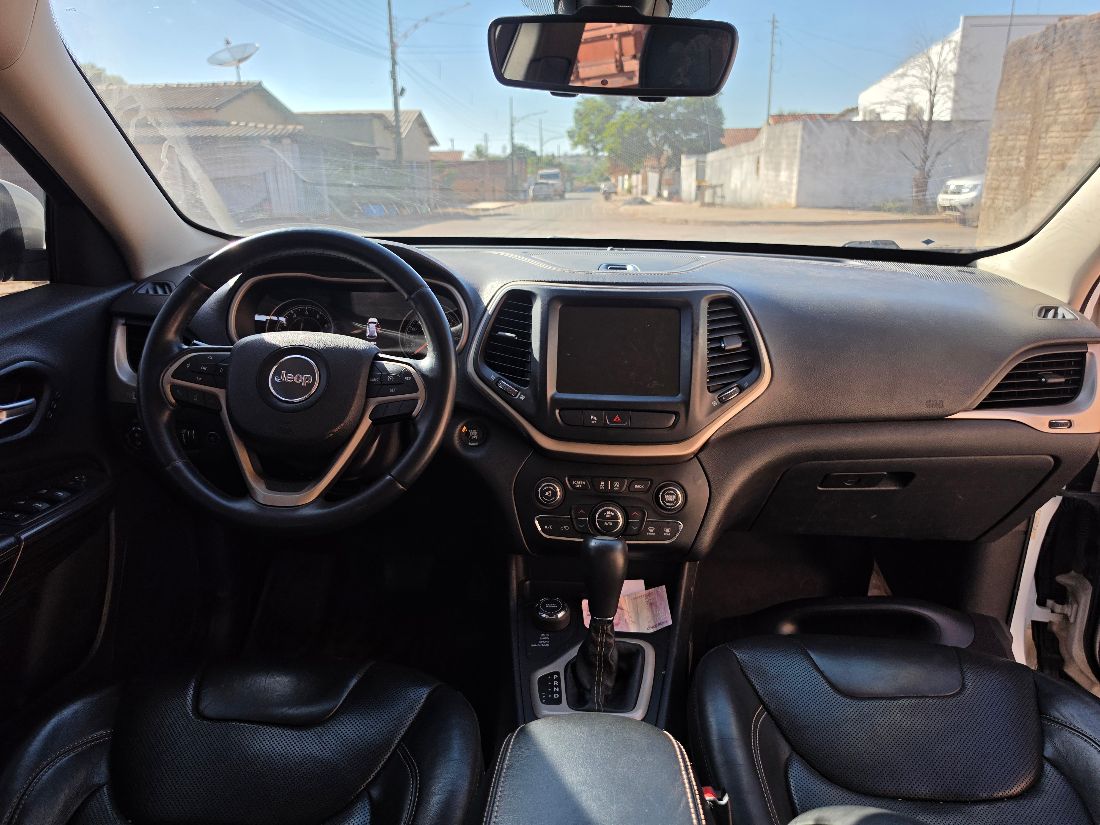 Jeep Cherokee Limited 3.2 4x4 V6 Automático 2015/2015 — foto 5 de 15