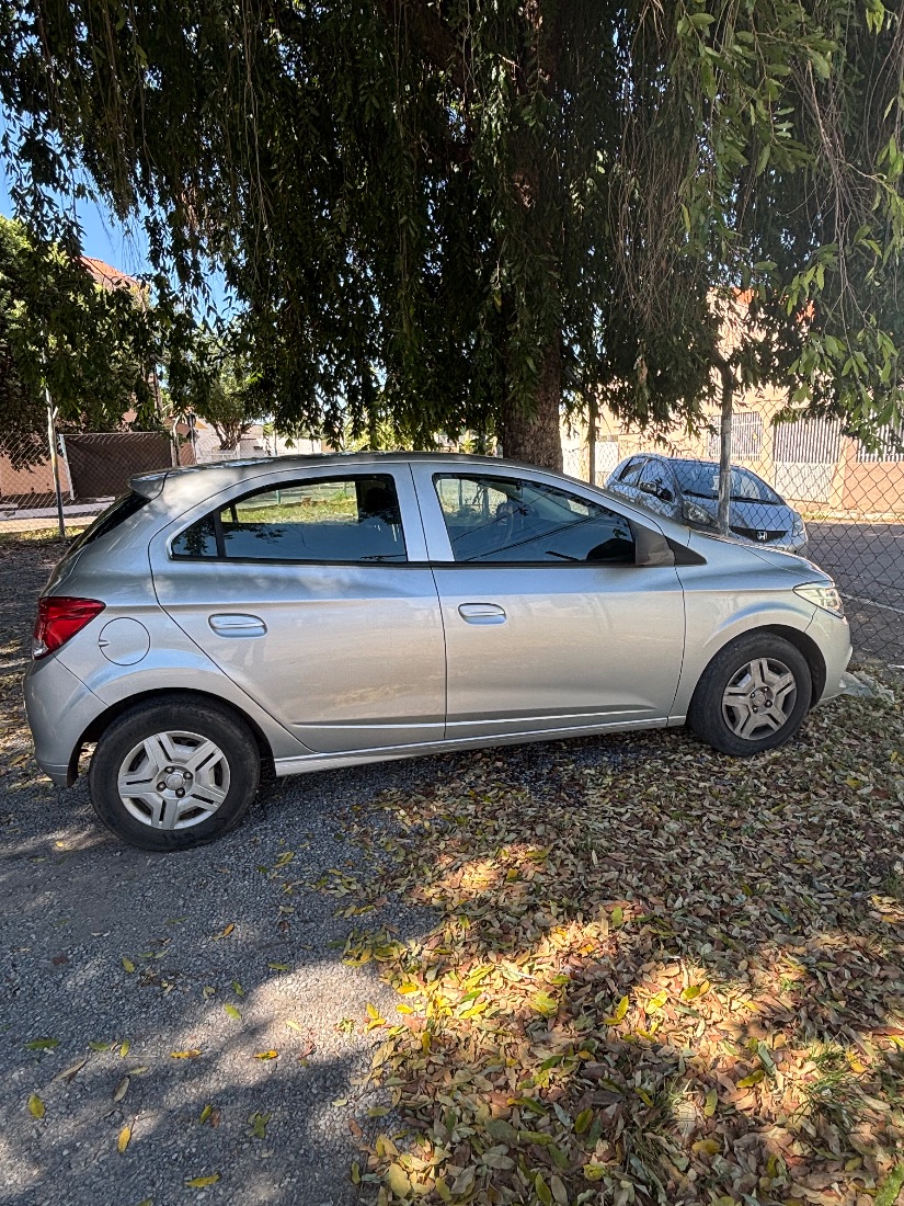 CHEVROLET/GM Onix Joy Hatch 1.0 Mecânico Flex 2017/2017 — foto 3 de 7