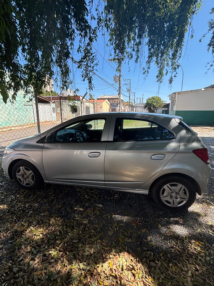 CHEVROLET/GM Onix Joy Hatch 1.0 Mecânico Flex 2017/2017 — foto 4 de 7
