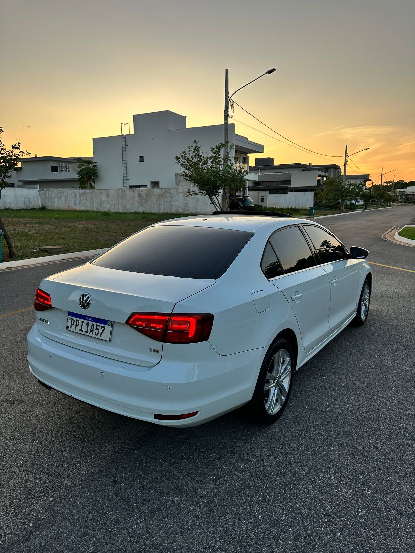 Volkswagen Jetta Highline 2.0 TSI Automático Tiptronic 2015/2015 — foto 9 de 14