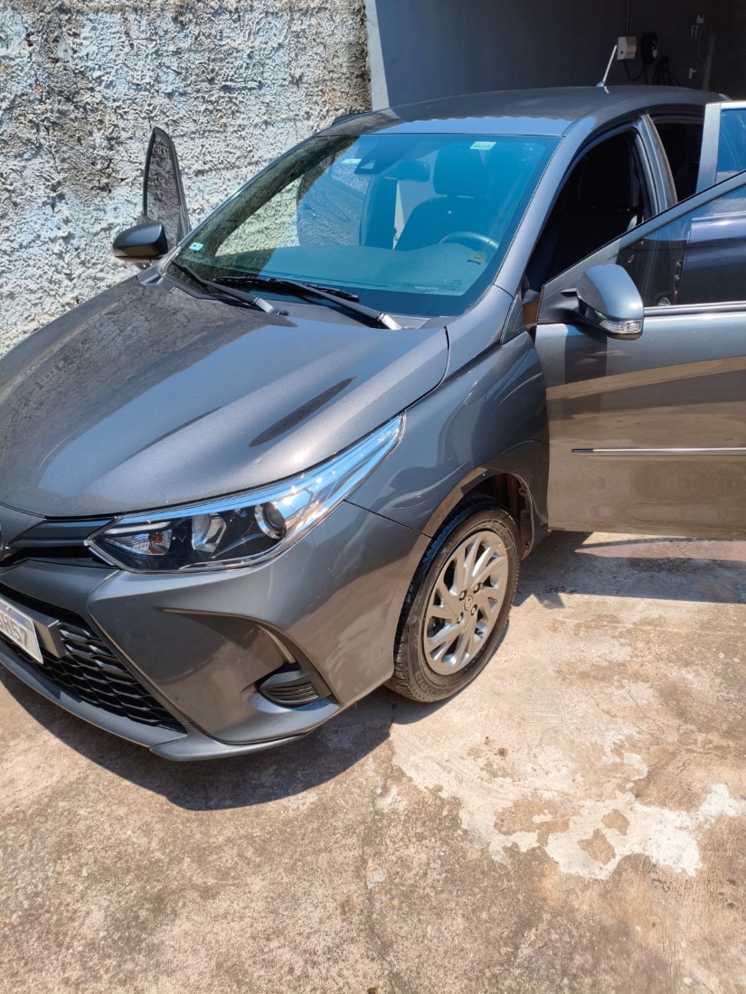 Toyota Yaris Hatch XS 1.5 Automático Flex 2024/2025 — foto 6 de 15