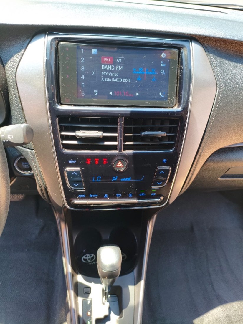 Toyota Yaris Hatch XS 1.5 Automático Flex 2024/2025 — foto 8 de 15