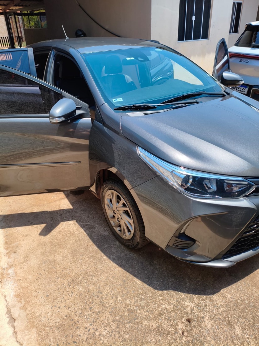 Toyota Yaris Hatch XS 1.5 Automático Flex 2024/2025 — foto 9 de 15