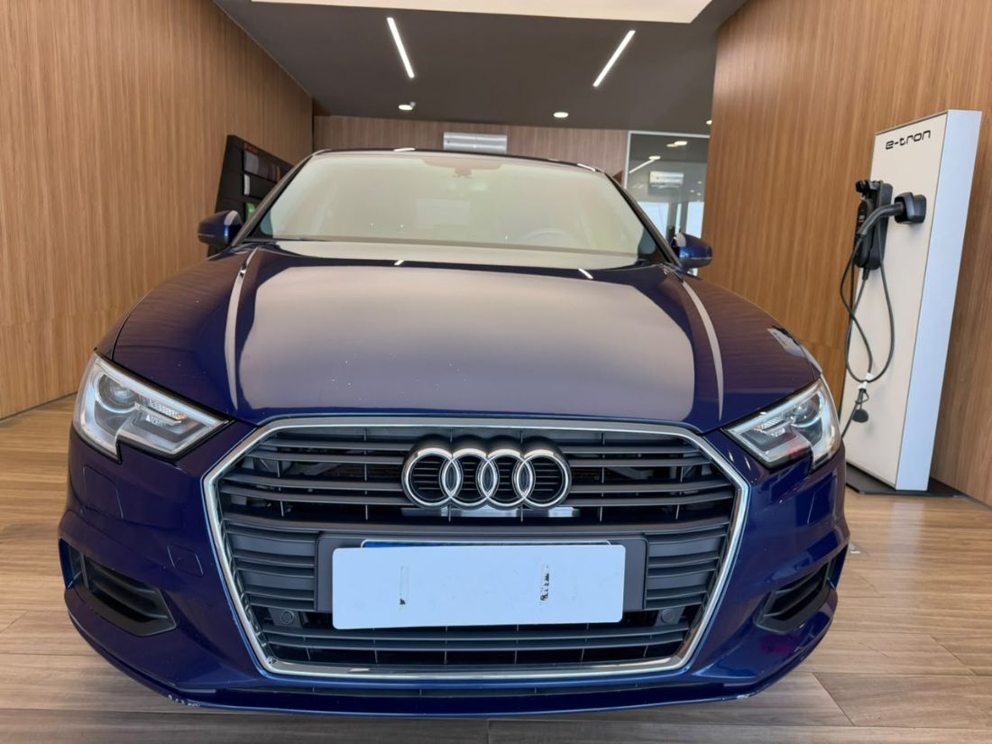 Audi Audi A3 Sedan Ambiente 1.4 TFSI Tiptronic 4P Flex 2018/2018 — foto 2 de 15