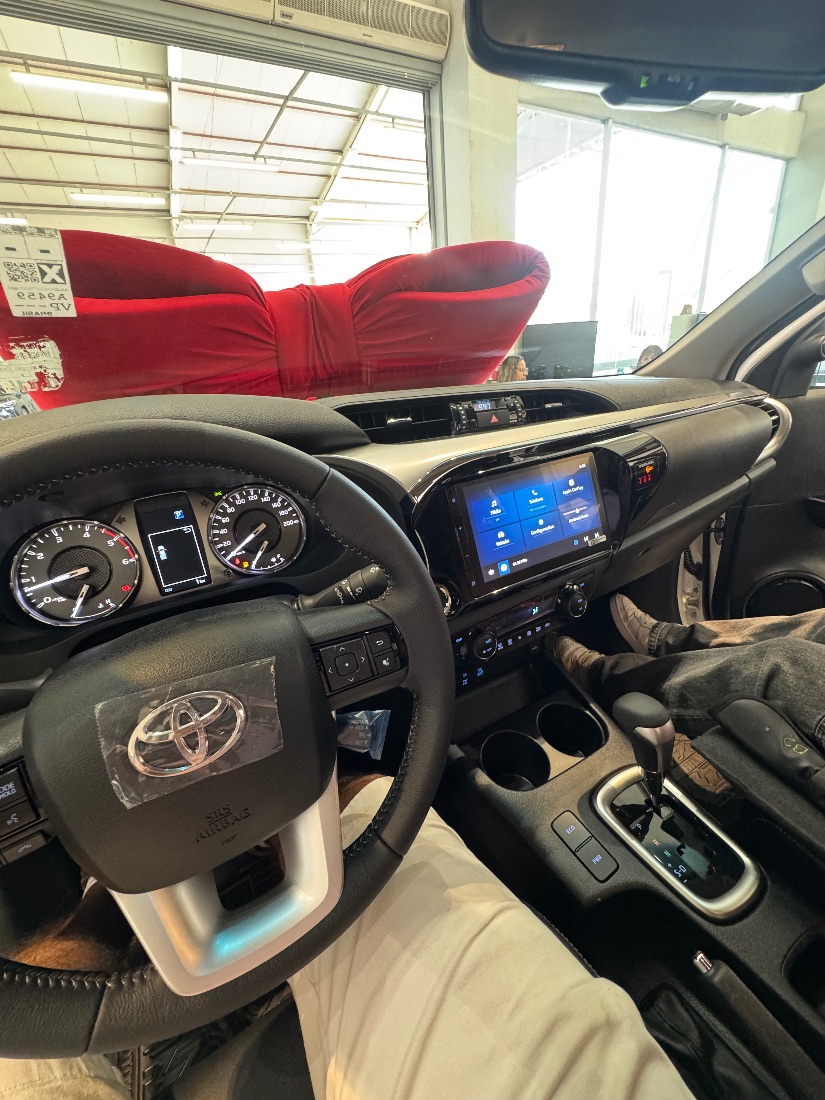 Toyota Hilux SRV CD 2.8 4x4 TDI Automático Diesel 2026/2026 — foto 10 de 11