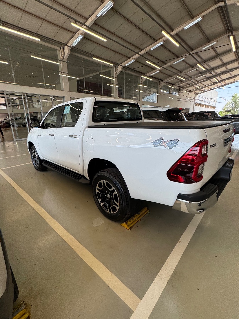 Toyota Hilux SRV CD 2.8 4x4 TDI Automático Diesel 2026/2026 — foto 2 de 11