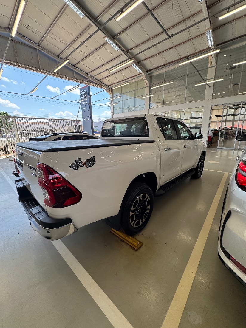 Toyota Hilux SRV CD 2.8 4x4 TDI Automático Diesel 2026/2026 — foto 3 de 11