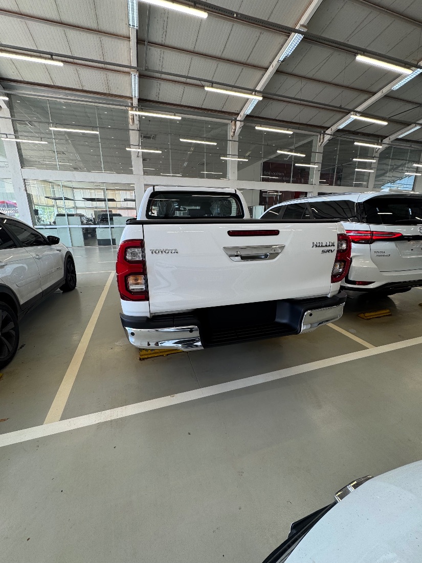 Toyota Hilux SRV CD 2.8 4x4 TDI Automático Diesel 2026/2026 — foto 4 de 11